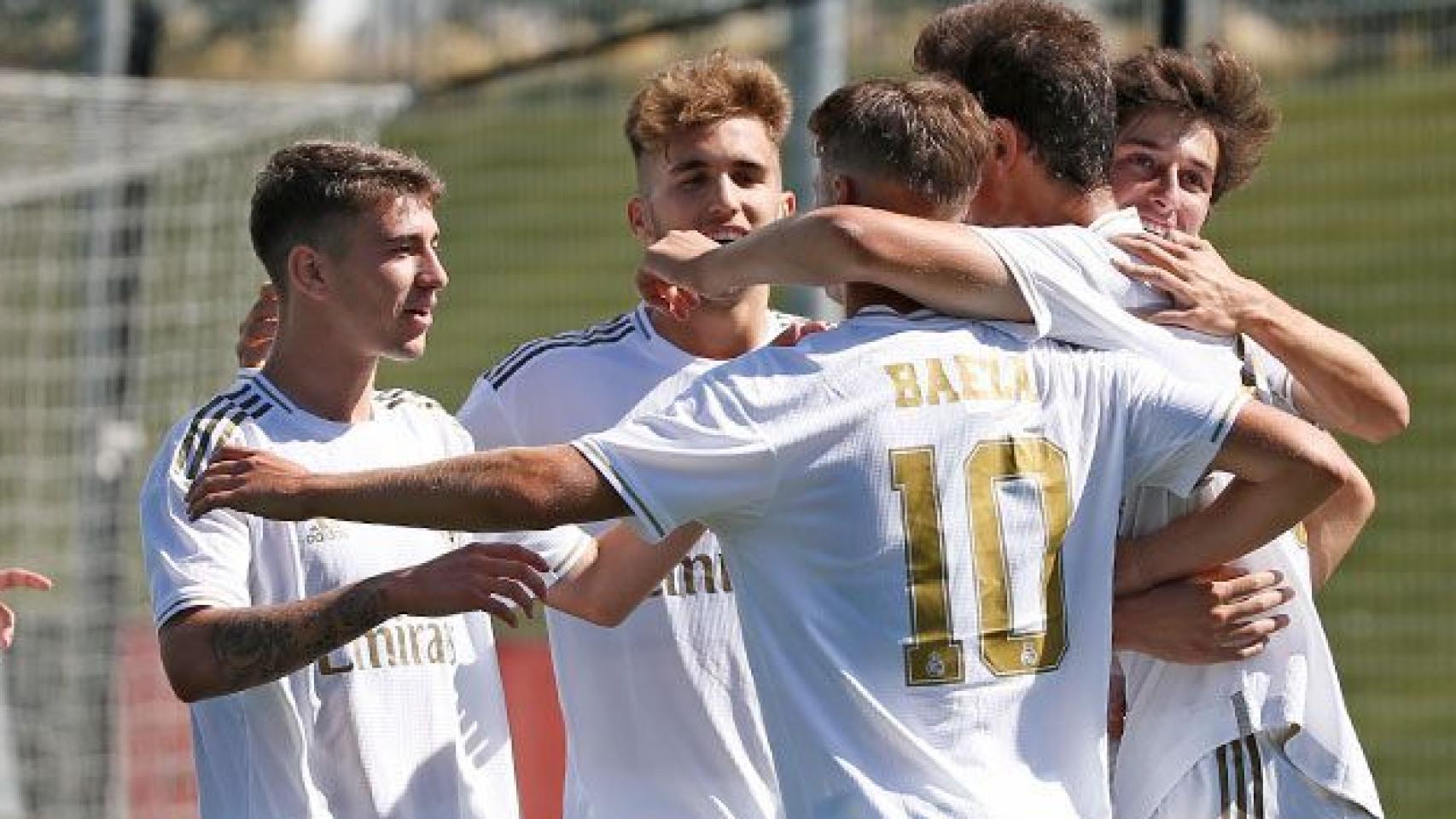 Piña del Juvenil A del Real Madrid en la UEFA Youth League