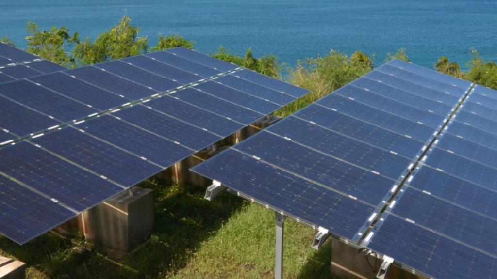 Investigadores españoles analizan sustituir motores diésel por placas fotovoltaicas en el campo