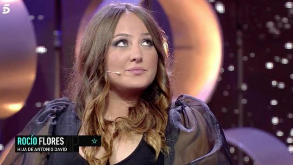 Rocío Flores acude al plató de 'GH VIP' cada semana para defender a su padre.