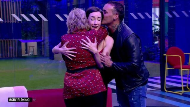 ‘GH VIP’: Adara se salva de la expulsión, y se derrumba en su ‘Curva de la vida’