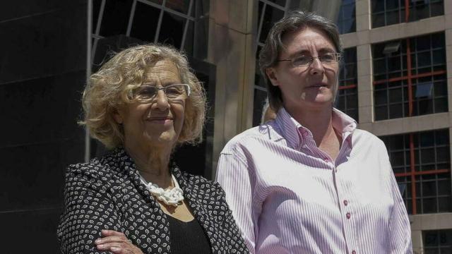 Marta Higuera junto  Manuela Carmena