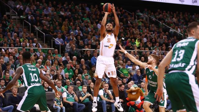 El Baskonia gana y convence ante Zalgiris