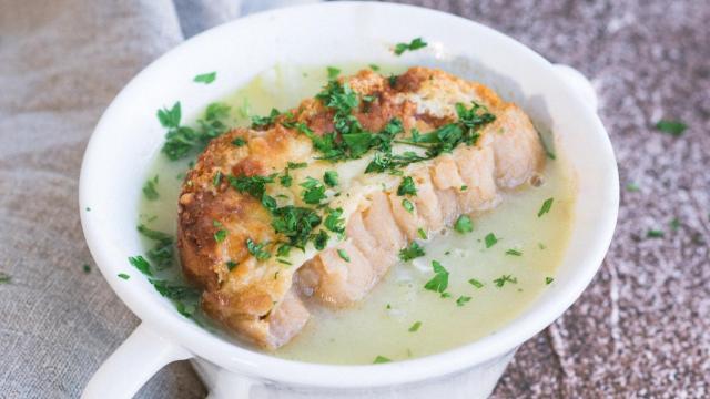 Sopa de cebolla fácil, receta reconfortante para el otoño