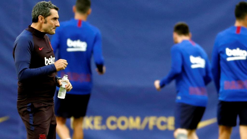 Ernesto Valverde durante el entrenamiento previo al Sevilla