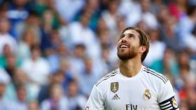 Sergio Ramos mira al cielo tras una ocasión del Real Madrid