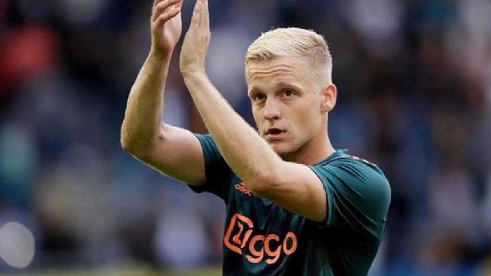 Donny van de Beek en un partido con el Ajax