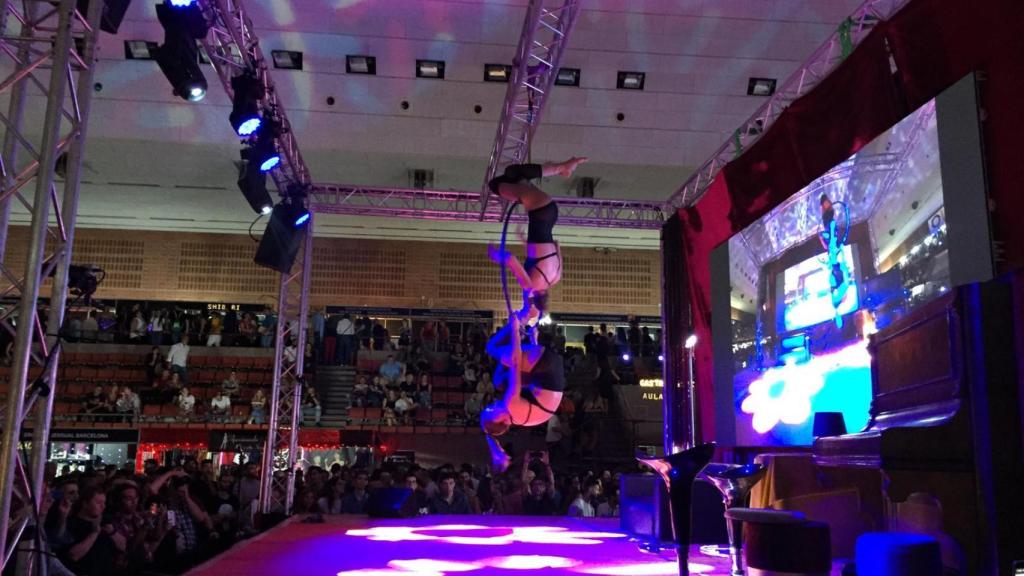 Espectáculos de acrobacias en lugar de sexo en vivo