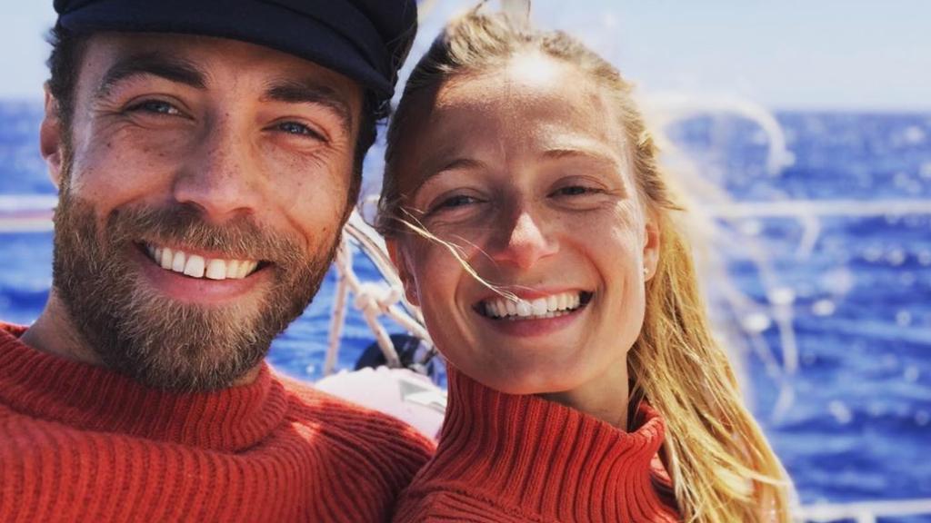 James Middleton junto a su futura mujer en una imagen de su red social.