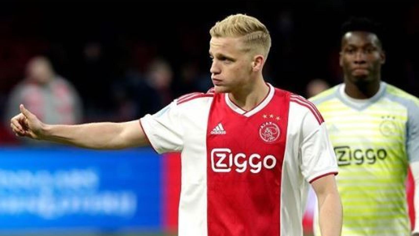 Donny van de Beek con el Ajax