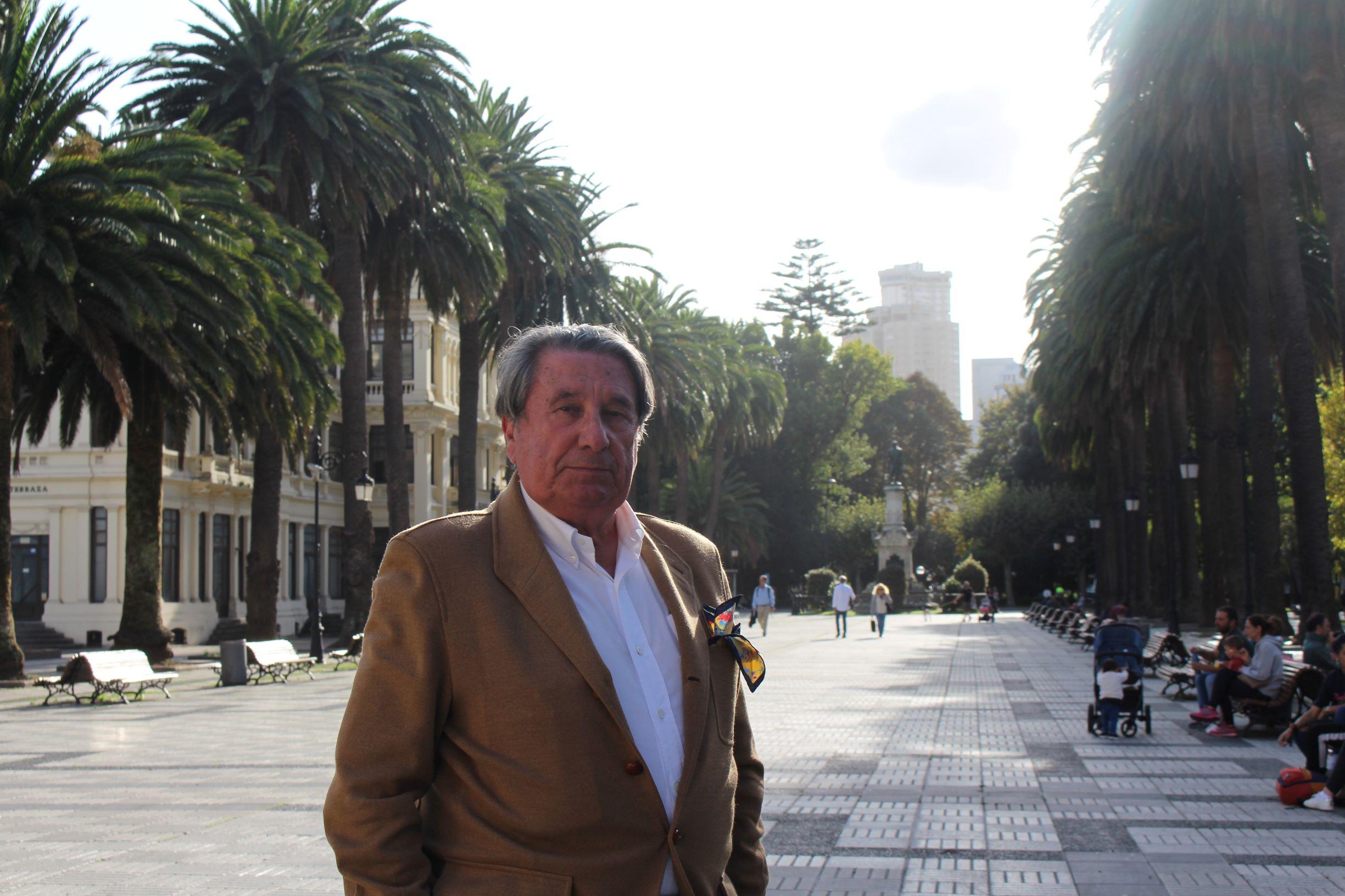 Francisco Vázquez, exalcalde de A Coruña, en los Jardines de Méndez Núñez