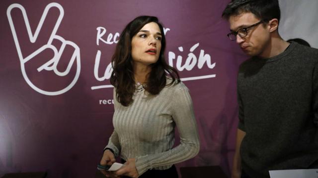 Clara Serra junto a Errejón en una imagen de archivo