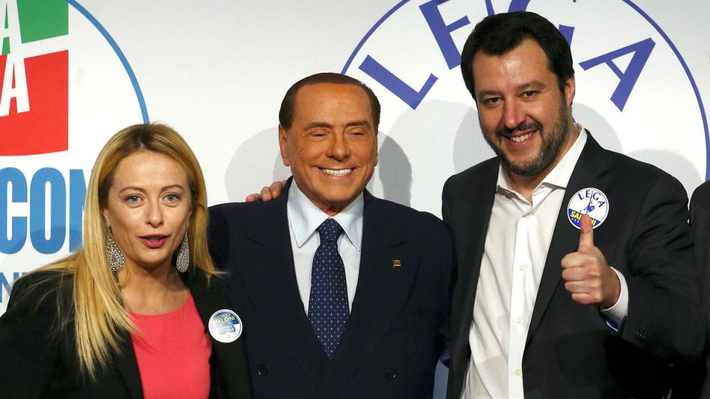 Giorgia Meloni, Silvio Berlusconi y Matteo Salvini durante la campaña electoral de 2018.