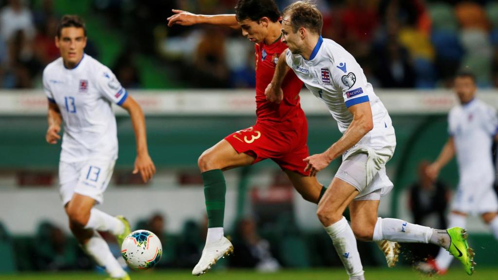 Joao Felix vs Luxemburgo