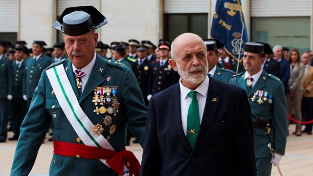 El director de la Guardia Civil, Félix Vicente Azón, y el jefe de la Benemérita en Cataluña, Pedro Garrido (i).