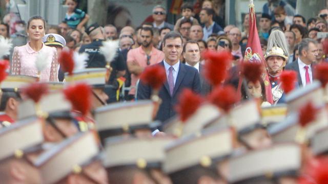 Pedro Sánchez, presidente del Gobierno en funciones, en el desfile del 12-O.