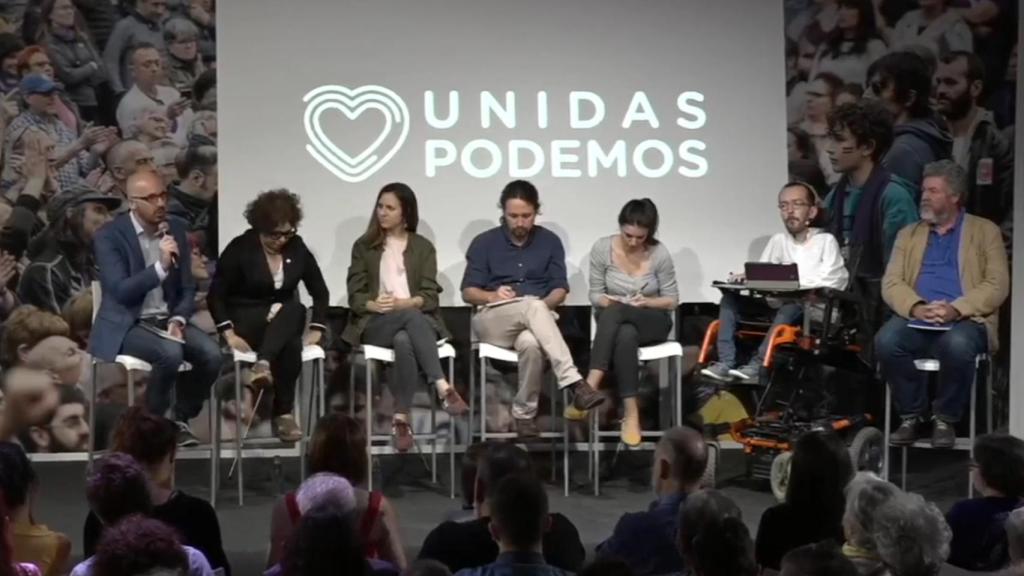 Nacho Álvarez, Gloria Elizo, Ione Belarra, Pablo Iglesias, Irene Montero, Pablo Echenique y Juantxo López Uralde, en la rpesentación del programa de Podemos para el 10-N.