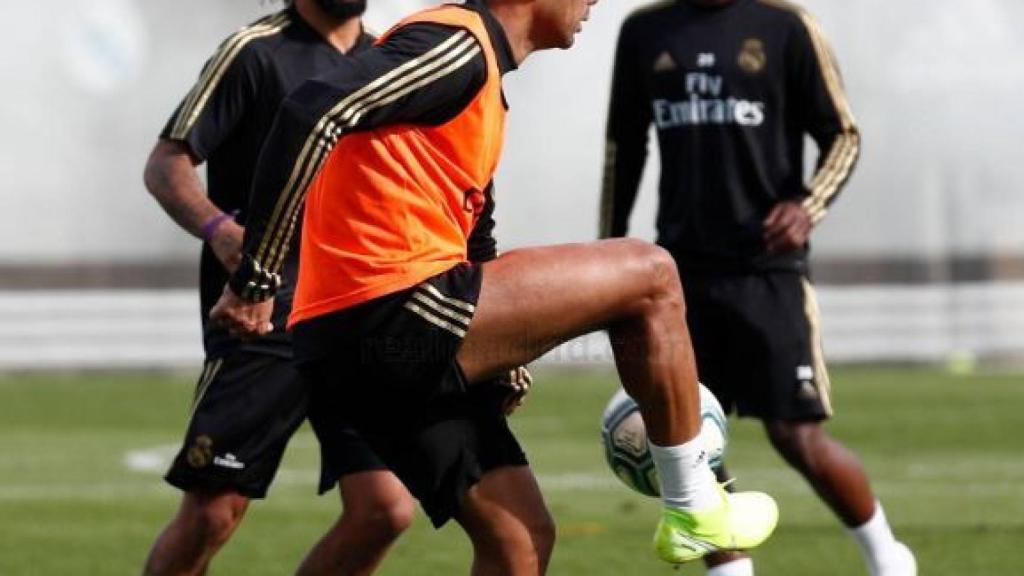 Casemiro se entrena de cara al partido ante el Mallorca