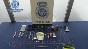 Efectos intervenidos en el robo en A Zapateira