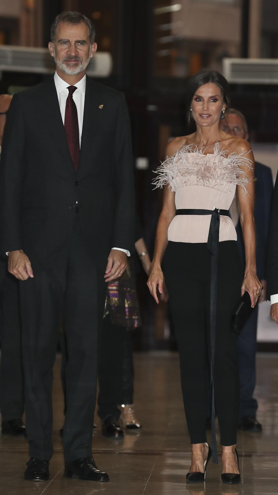 Los Reyes, Felipe y Letizia, presidiendo el concierto previo a los premios Princesa de Asturias.