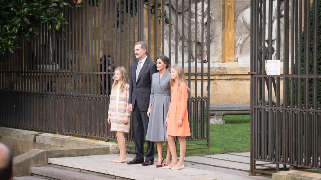 La Familia Real, a su llegada a la catedral de Oviedo.