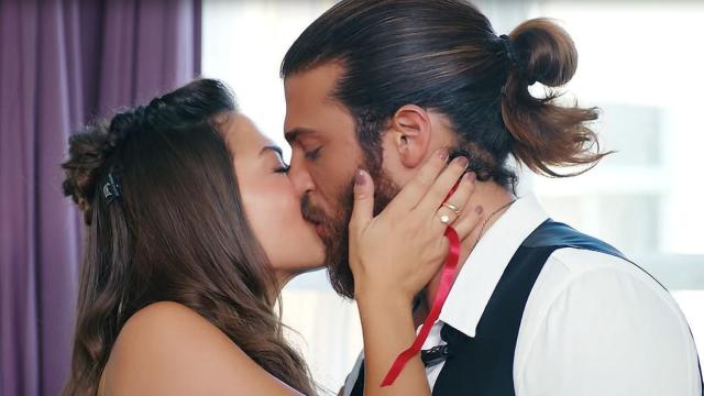 Can Yaman y Demet Özdemir