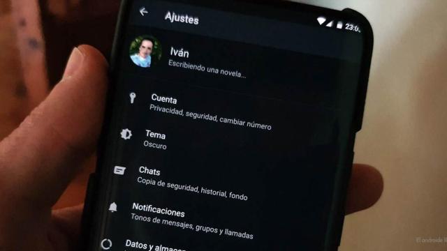 Cómo poner WhatsApp en modo oscuro en cualquier móvil