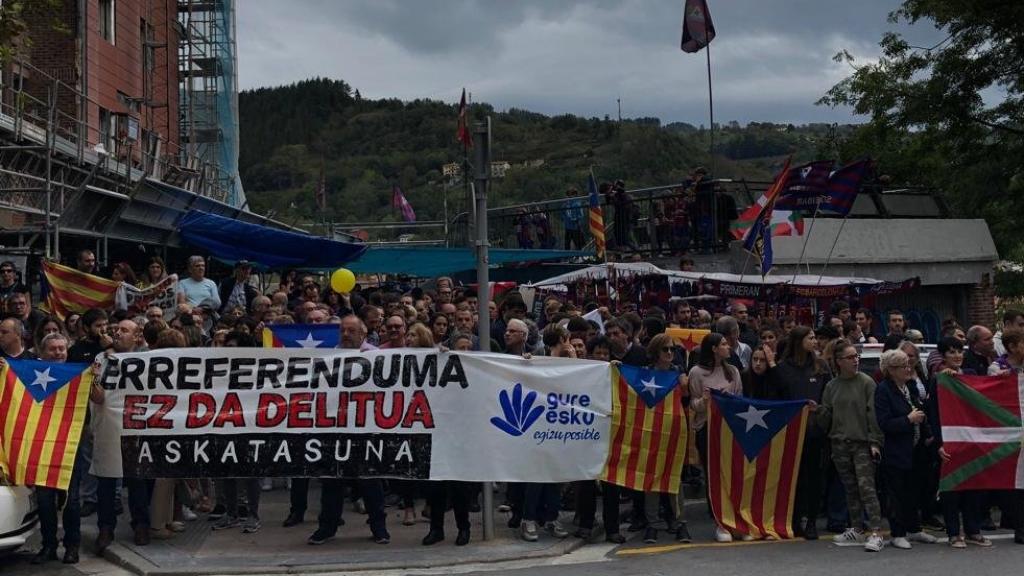 Manifestación en los aledaños de Ipurua.