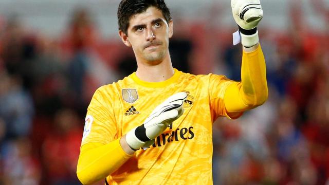 Courtois saluda a la afición madridista en Son Moix