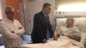 Sánchez visita a un policía herido durante las revueltas en Barcelona tras la sentencia del procés