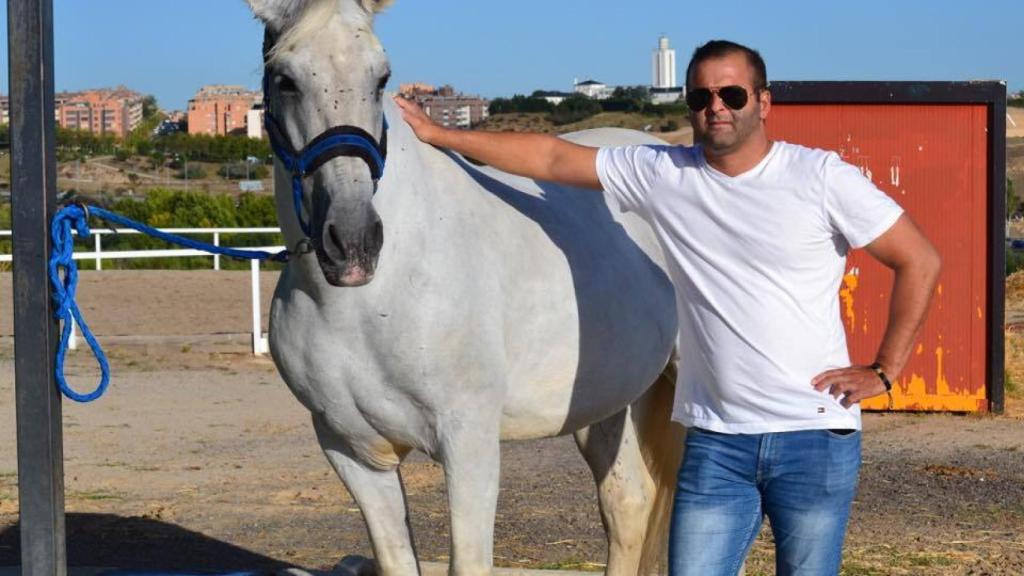 Humberto es uno de los pocos tanatopractores titulados en la provincia de Lugo.