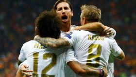 Sergio Ramos, Marcelo y Kroos celebran el primer gol del Real Madrid al Galatasaray