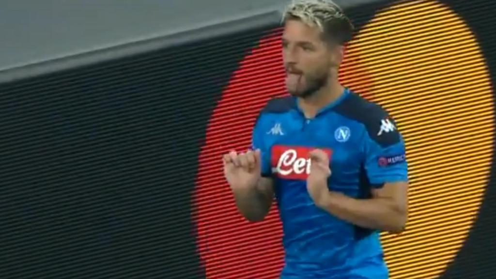 La celebración de Dries Mertens en su gol frente al Salzburgo