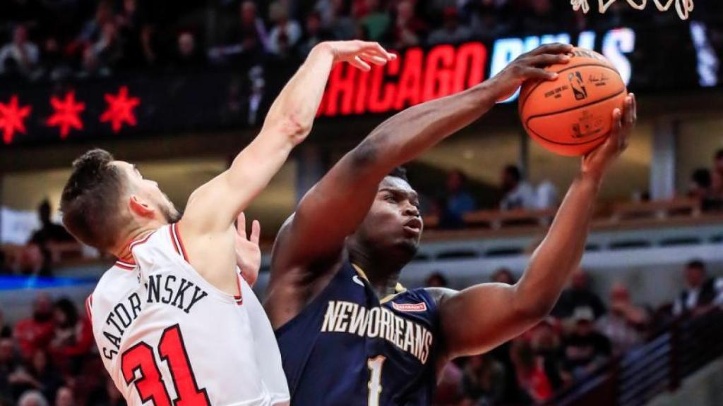 Zion Williamson durante un partido