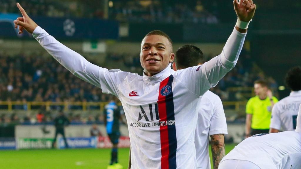 Kylian Mbappé celebra un gol con el PSG en Champions League