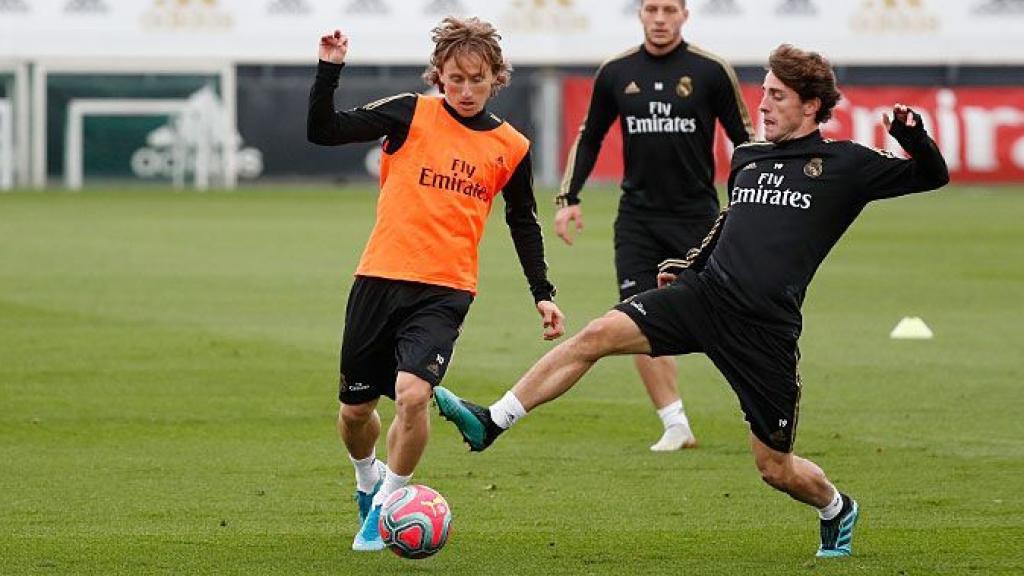Modric y Odriozola, en un entrenamiento del Real Madrid