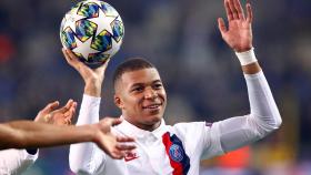 Kylian Mbappé celebra su hat-trick en la Champions League