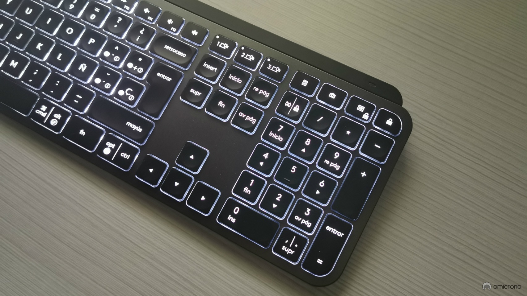 Logitech MX Keys analisis el teclado que se ilumina al acercar las manos