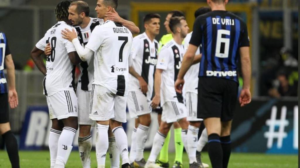 Chiellini y Cristiano Celebran un tanto con la Juventus