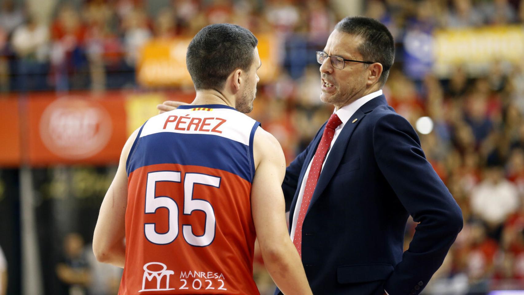 Pedro Martínez y Dani Pérez, durante un partido de Liga Endesa con BAXI Manresa