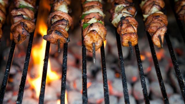 Mostramos la forma más fácil de encender una barbacoa