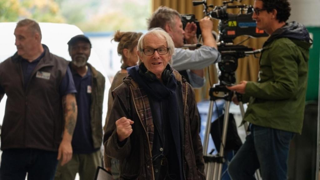 Ken Loach durante el rodaje  de 'Sorry We Missed You'