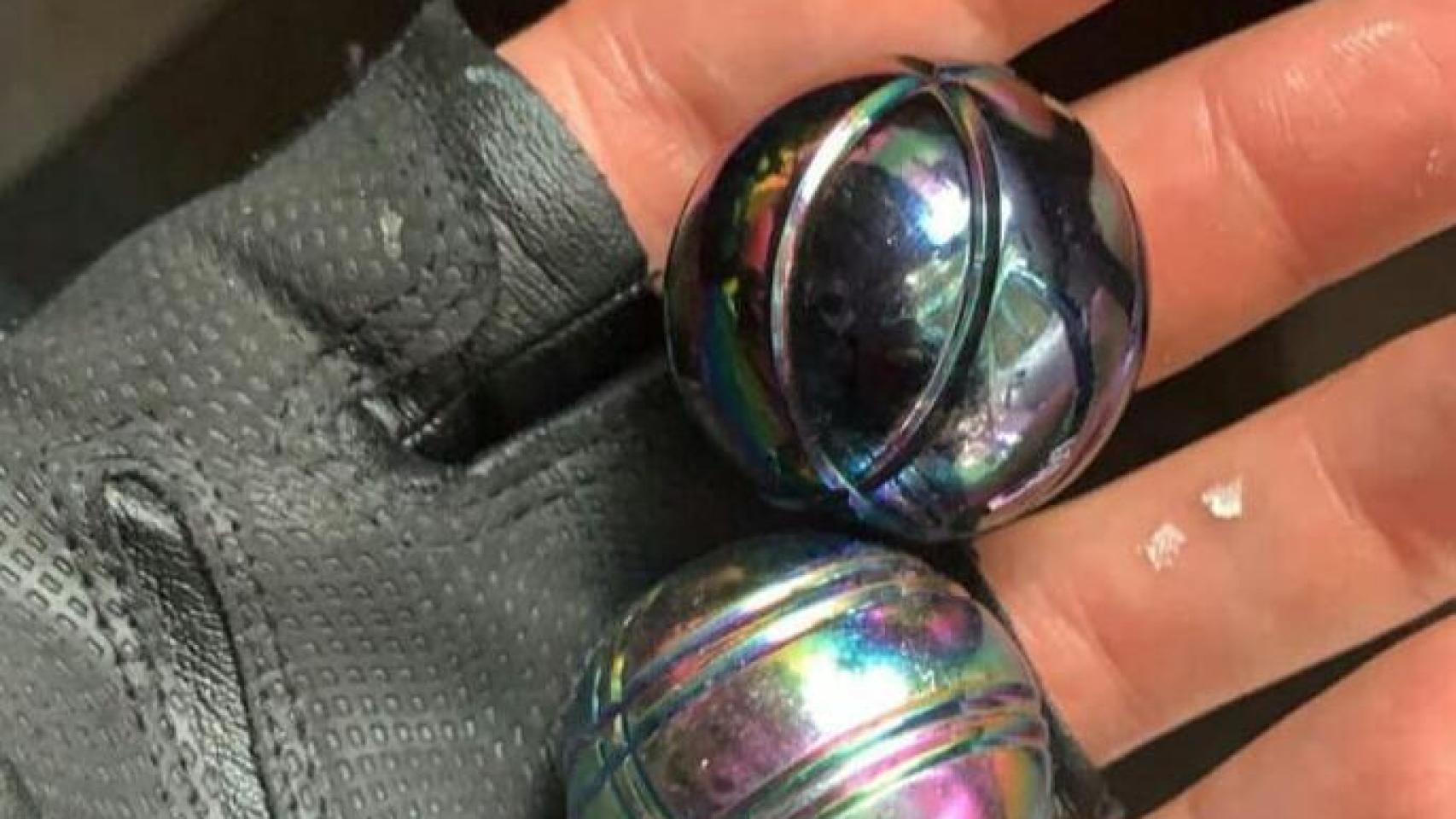 Bolas de metal intervenidas en los disturbios de Barcelona.