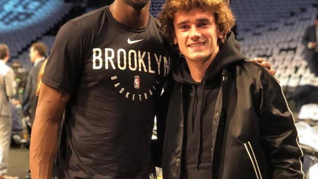 Griezmann con Caris LeVert