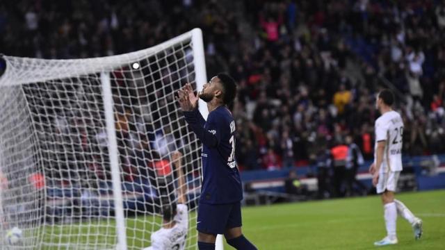 Neymar celebrando un gol esta temporada