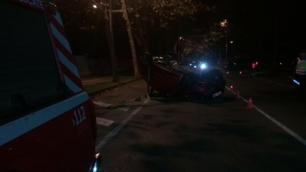 Un aparatoso accidente se salda con un herido en Oleiros