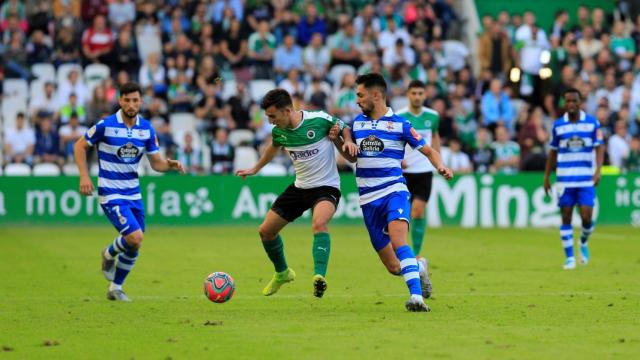 Racing 1-1 Dépor: Un equipo con dos caras vuelve con premio menor de El Sardinero