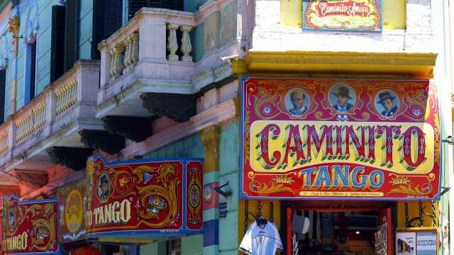 Local Caminito Tango que forma parte de la conocida ruta del tango de Buenos Aires, muy cerca de Puerto Madero.