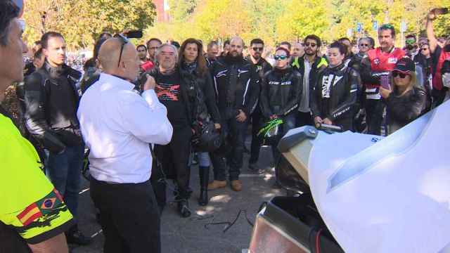Manifestación en Madrid de la Unión Internacional para la Defensa de los Motociclistas (IMU) contra los guardarraíles sin protección.