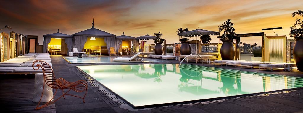 Piscina del SLS Hotel.