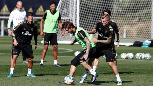 Zidane pone al equipo a afinar la portería de cara a la cita frente al Leganés